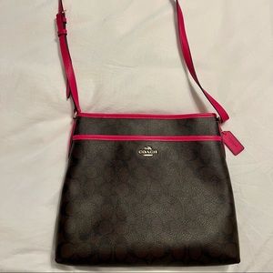 Coach signature bag with pink trim